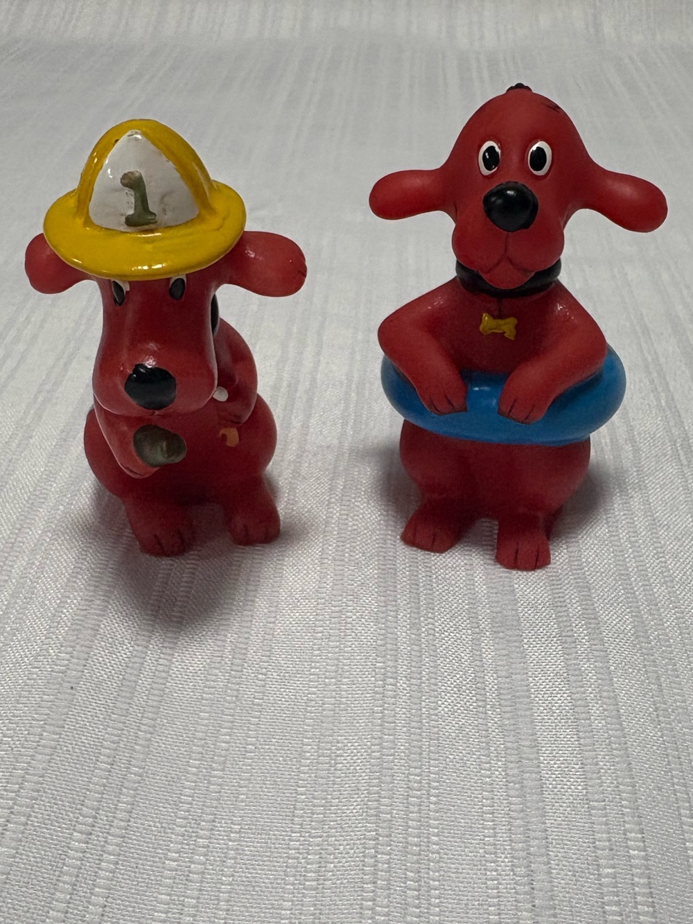 Set of 2 Vintage Clifford The Big Red Dog Bath Toys